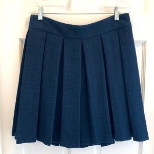 Banana Republic Knit Pleated Skirt in Navy, 6